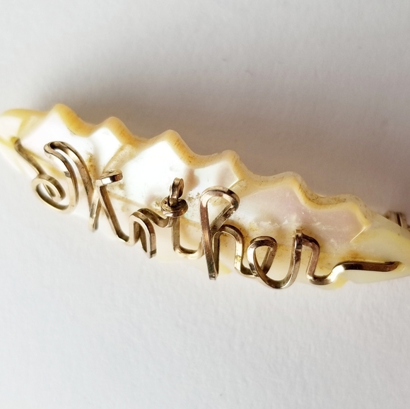 Vintage Handcrafted Mother Leaf Brooch - Picture 7 of 9